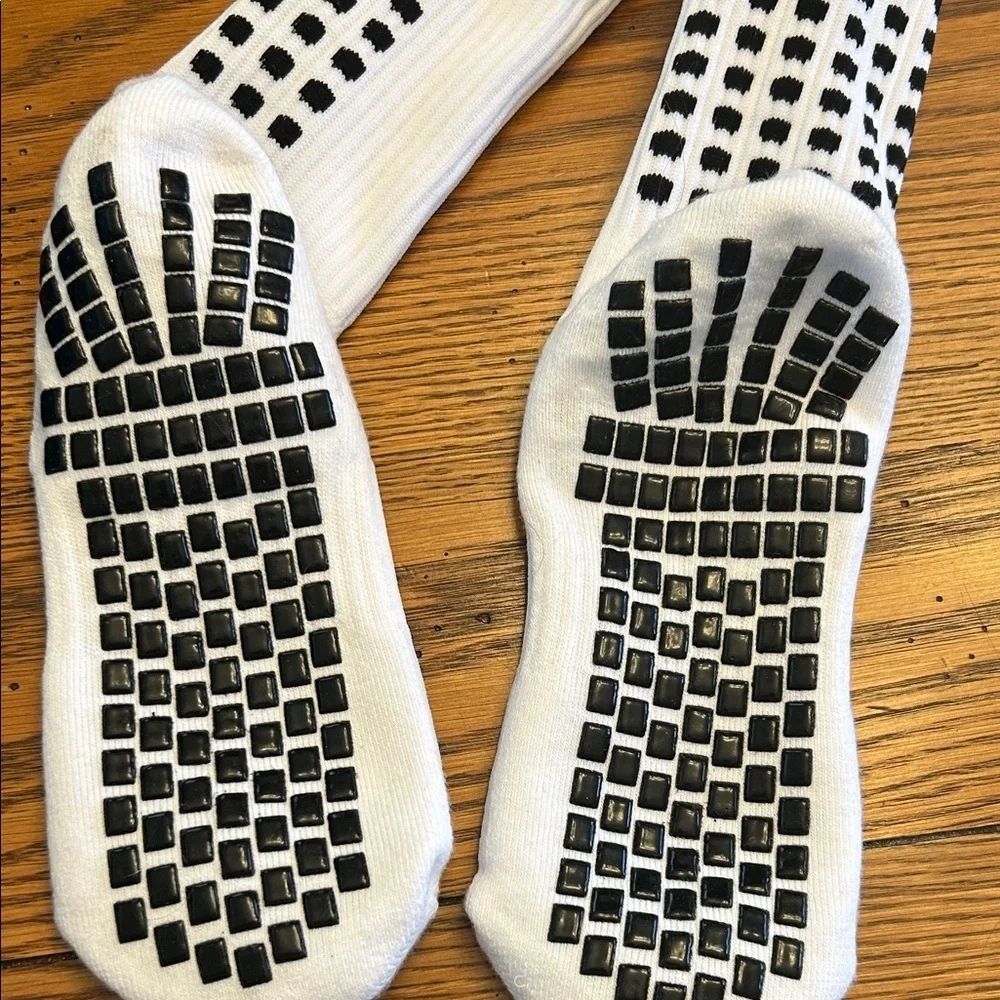 White and Black Patterned Men's No Slip cleat Socks Socks